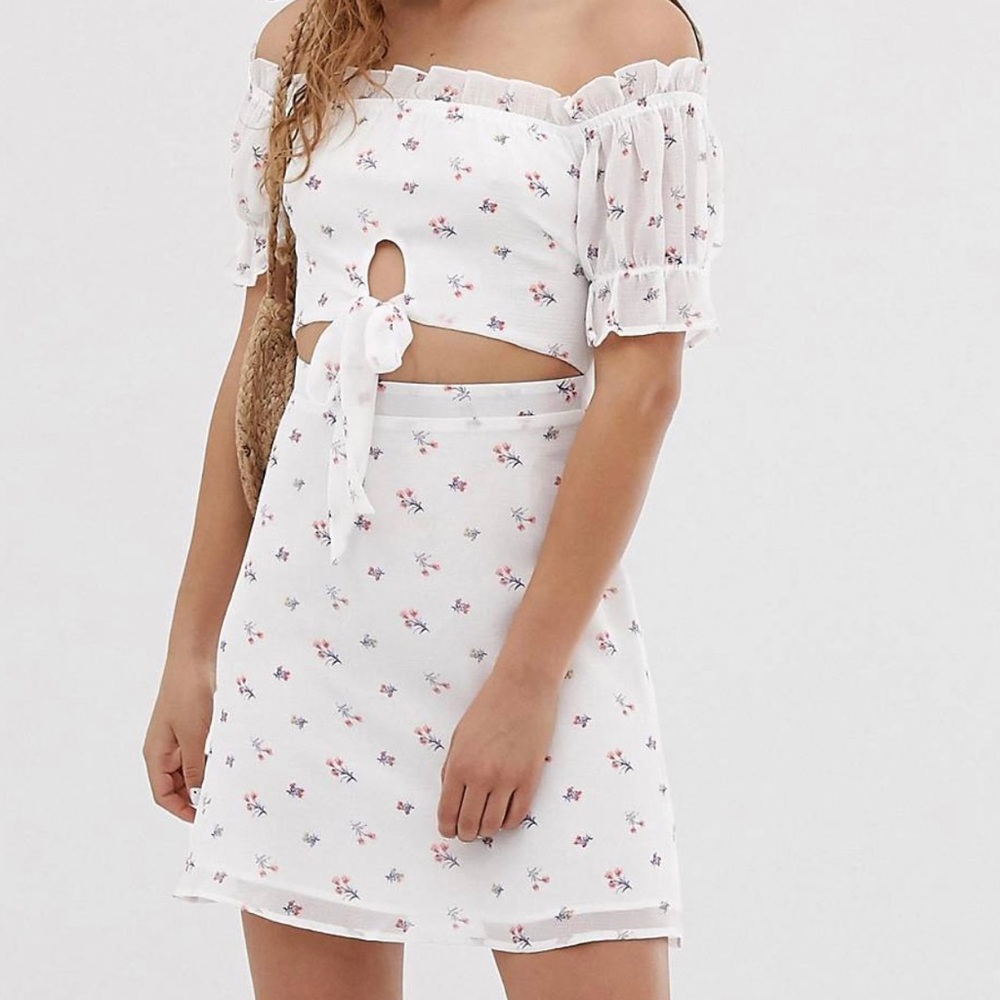 Wild Honey ASOS Cut Out White Floral Dress Never Worn